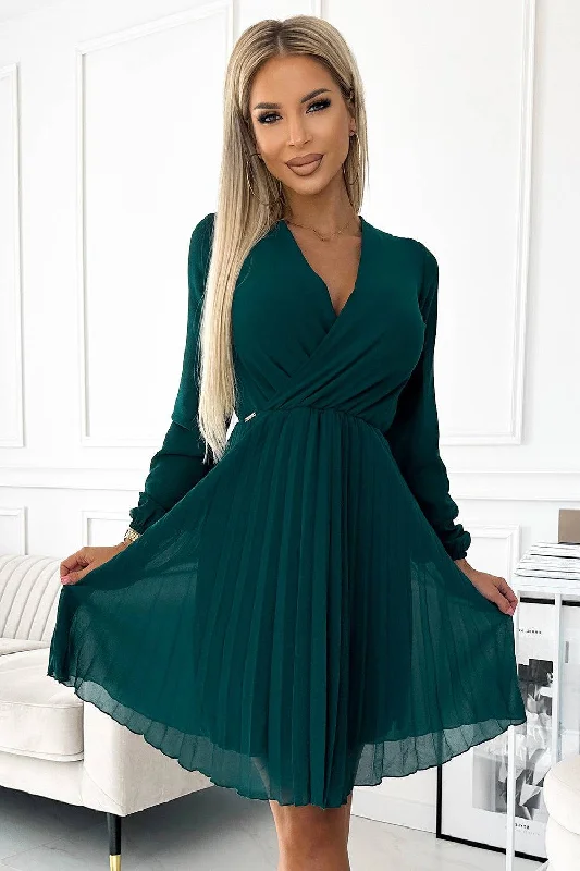 classic fit-and-flare dressNumoco 313-14 ISABELLE Pleated chiffon dress with a neckline - green