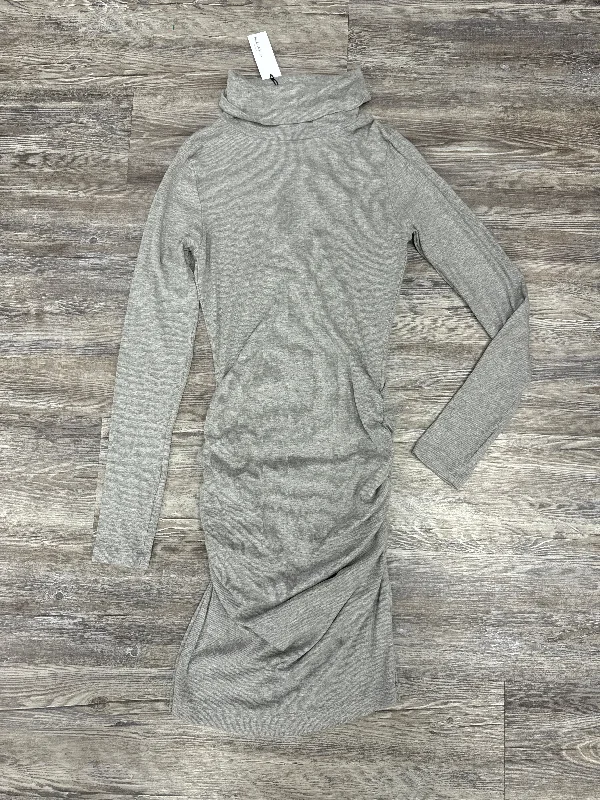 lace dressDress Casual Short By Michael Stars In Grey, Size: M