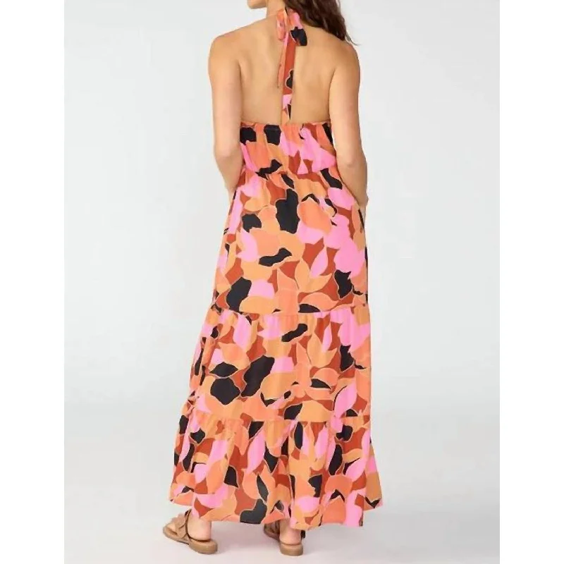 ashionable dressSanctuary - Backless Maxi Dress