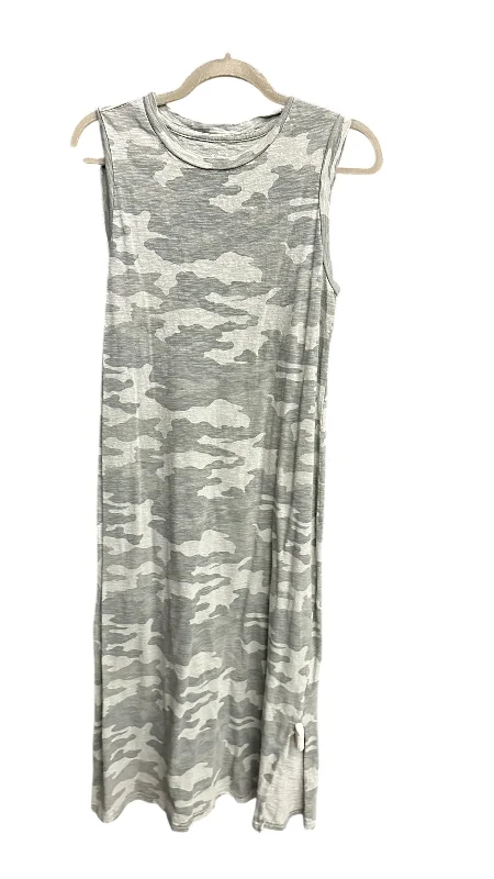 wrap dressDress Casual Maxi By Universal Thread In Camouflage Print, Size: M